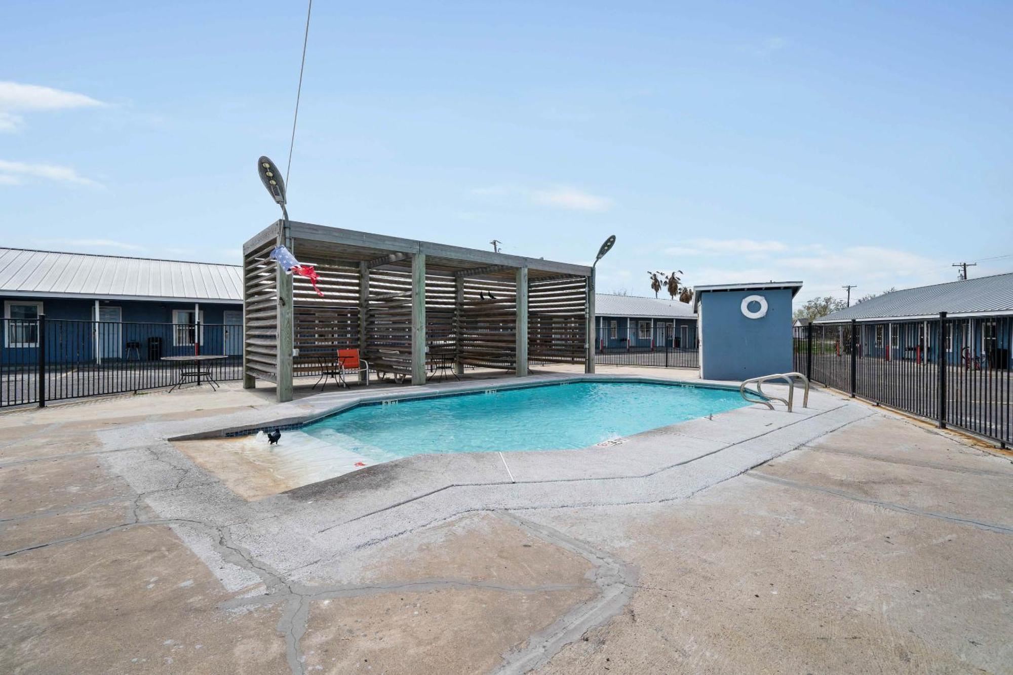 Oyo Hotel Rockport- Bay View Exterior photo